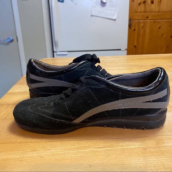 Aerosoles Casual Walking Shoe - Picture 3 of 5